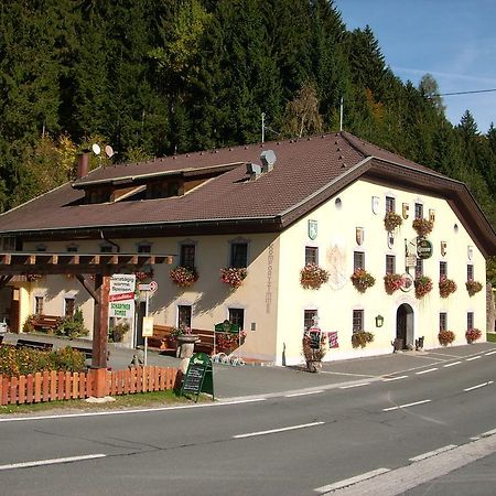 Gasthof Zum Loewen Sankt Jakob im Lesachtal Luaran gambar